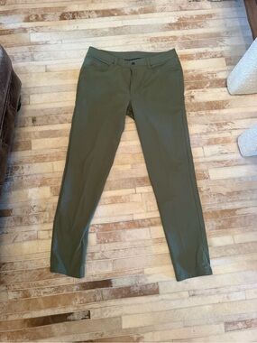Men's Lululemon ABC pants in a sage green/ olive color sz 34